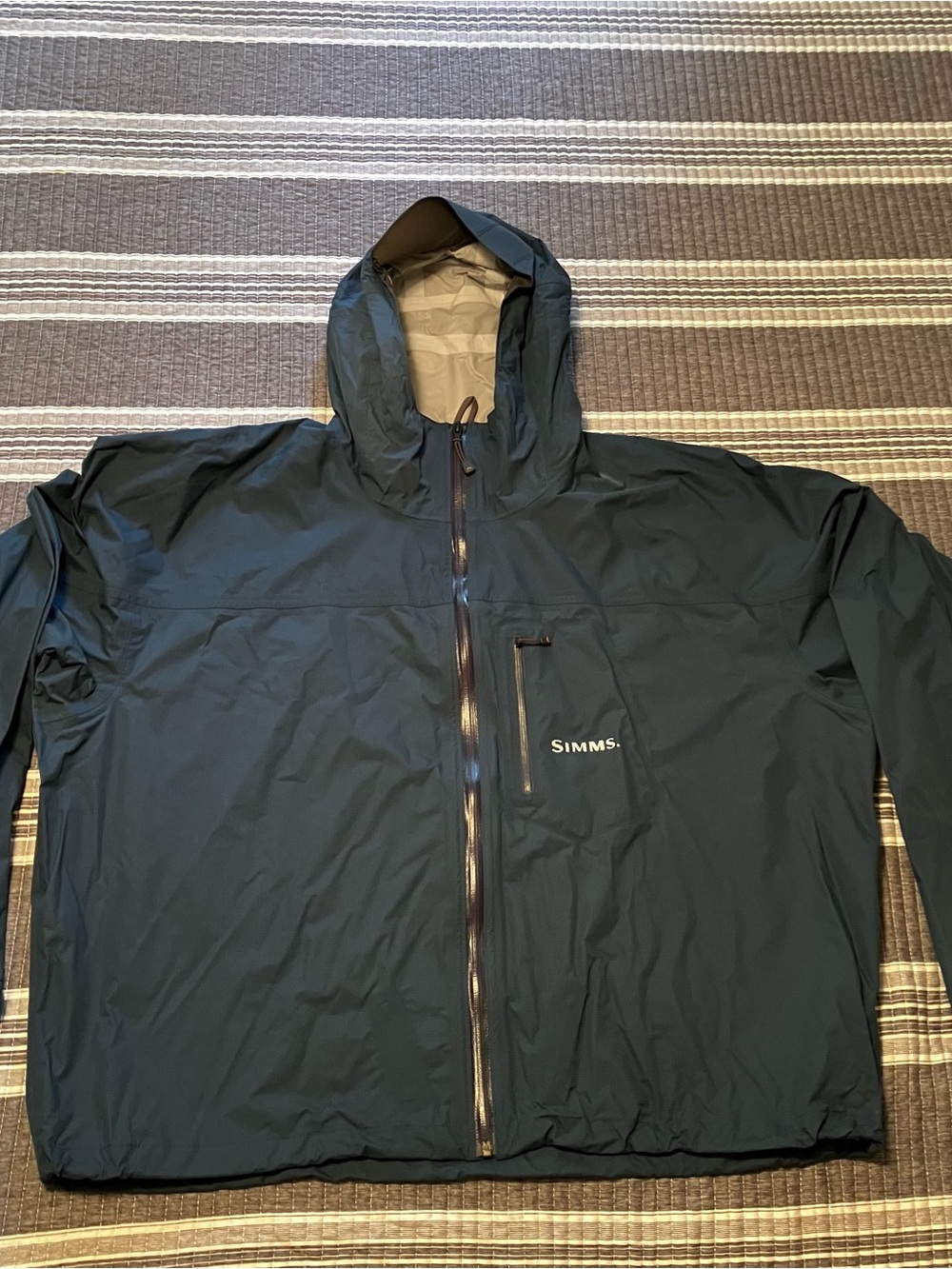 Simms Men's Dark Navy Waterproof Hooded Rain Jacket in Green